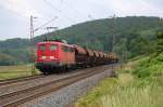 DB Cargo 140 528-1 mit einem Ganzzug aus Tadgs und Tds am 11.06.2013 bei Salzderhelden