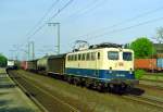 140 463 mit Gterzug Richtung Hamburg am 09.05.1998 in Rotenburg (Wmme)