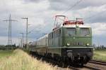 E40 128 am 22.6.13 mit einem Sonderzug und 140 423 bei Brhl.