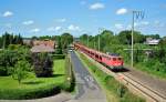 140 501-8 fuhr am 11.06.2014 mit einem Autozug von Emden nach Osnabrück, hier in Leer.