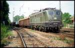 Wiesloch Walldorf am 5.7.1991 um 16.41 Uhr: 140119 mit einem Güterzug in Richtung Stuttgart