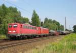 140 501-8 zieht die 145 072-5 und einen gemischten Güterzug am 07.August 2015 durch Leipzig-Thekla in Richtung Leipzig-Mockau.