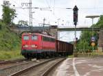140 716-2 knickt mit ihrem gemischtem Güterzug in Eichenberg in Richtung Osten ab.