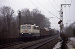 140 426 mit Güterzug bei Ginsheim-Gustavsburg - 25.01.1997
