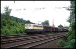 140752 ist hier am 25.5.1997 um 13.50 Uhr in Höhe der Porta Westfalica mit einem Güterzug in Richtung Bielefeld unterwegs.