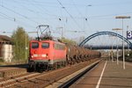 140 495-3 (Baujahr: 1964) mit einem Güterzug nach Emden auf Bahnhof Salzbergen am 20-4-2016.