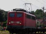 Die 140 538-0 fhrt mit einem Zug leerer Waggons in den Venloer Bahnhof ein. Das Foto stammt vom 25.07.2007