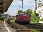 140-379 ist in Worms abgestellt und wartet auf ihren Einsatz am Abend. Im Hintergrund fhrt die RB nach Mannheim Hbf aus.