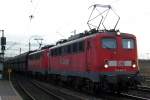 140 811 und 140 857 fahren am 30.11.09 durch Duisburg-Bissingheim