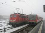 Hier links 140 169-4 und rechts 628 256 als RE5800 von Bad Belzig Szczecin Glowny, diese beiden Triebfahrzeuge trafen sich am 25.2.2010 in Angermnde.