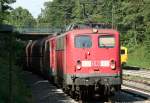 Die 140 774-1 & 140 821-0 ziene in DT einen Kohlezug durch Duisburg Neudorf am 08.07.2010