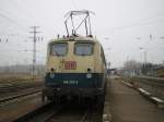 140225 stand mit ihrer Schwesterlok der 140443 (beide DB Cargo Seelze)in Falkenberg/Elster am 22.11.02   vor wenigen Sekunden stieg der Tf in die Lok und lies erst mal den Stromabnehmer an die