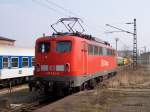 Durchfahrt 140 432 in Dresden-Friedrichstadt (26.03.03)  