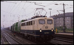 140705 kommt am 23.7.1989 um 11.43 Uhr aus Richtung Bremen in den HBF Osnabrück und ist mit einem Güterzug in Richtung Münster unterwegs.