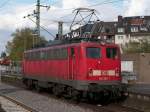 Die 140 383-1 wartet im Dsseldorfer Hauptbahnhof auf eine neue Aufgabe.