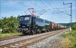 140 811-1 von der Erfurter Bahnservice GmbH ist mit einen Kesselzug bei Stockheim am 21.06.2017 zu sehen.