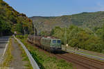 Am 16.09.2020 ist 140 438 (BayernBahn) mit dem  Henkelzug  im Mittelrheintal bei Bacharach in Richtung Süden unterwegs.