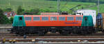 BayernBahn 140 850-9 mit dem Henkelzug beschleunigt nach einem Überholungshalt aus dem Würzburger Hbf in Richtung Rheinland. 23.06.2021