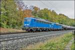 140 050-3 + 140 017-5 sind am 20.10.2021 mit einem Kesselzug in Richtung Fulda unterwegs,gesehen in Vollmerz.