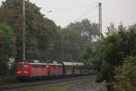 RBH 163 (140 815)+RBH 161 (140 772) am 11.10.13 mit einem Kohlewagenzug in Ratingen-Lintorf