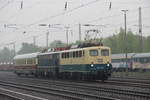 140 423 mit ihrem Zug auf dem Weg ins DB-Museum Koblenz in Düsseldorf-Rath am morgen des 2.5.17