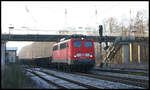 DB 140535-6 kommt hier am 16.12.2007 mit einem Güterzug in Richtung Osnabrück fahrend durch den Bahnhof Natrup Hagen.