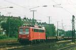 Scanbild von ein Leerstahlzug mit 140 608 beim durchfahren von Köln West am 13 April 2000.