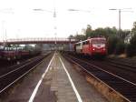 140 831-9 und 140 231-2 mit einem Güterzug auf Bahnhof Andernach am 20-7-2000. Bild und scan: Date Jan de Vries.
