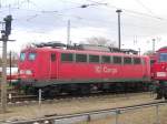 Die 140 491-2 wartet am 25.11.07 in Wismar auf neue Aufgaben.