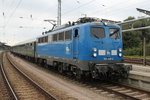 140 008-6 mit LDC-Sonderzug(Cottbus-Warnemünde)kurz vor der Ausfahrt im Rostocker Hbf.13.08.2016 