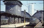 141091 steht mit dem Eilzug nach Hanau am 14.9.1991 um 13.12 Uhr abfahrbereit im Hauptbahnhof Frankfurt am Main.