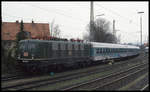 141055 am 5.3.1995 um 15.15 Uhr im Bahnhof Hameln.
