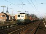 141 094-3 mit RE 15 Emsland-Express 24107 Emden-Mnster auf Bahnhof Salzbergen am 24-02-2003. Bild und scan: Date Jan de Vries.