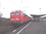 Eine der letzuntersuchten Knallfrsche ist die dabei verkehrsrot lackiert wordene 141 433, die hier am 5.1.2005 auerplanmig einen RE von Bremen nach Nordenham bespannt, photografiert in Bremen-Neustadt.