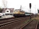 141 302-0 mit einem Regionalbahn nach Osnabrck beui Bruchmhlen am 25-3-2000.