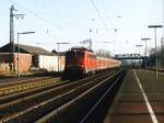 141 333-5 mit RE 15 Emsland-Express 24124 Mnster-Emden auf Bahnhof Salzbergen am 24-2-2003.