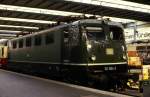 141004 auf Gleis 19 im Hauptbahnhof München am 12.9.1987.