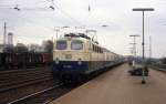 141330 mit dem N 8619 nach Osnabrück fährt am 30.3.1988 um 15.30 Uhr in Lengerich ein.