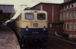141296 vor einem Nahverkehrszug nach Rheine am 3.3.1988 um 11.00 Uhr im Hauptbahnhof Münster in Westfalen.