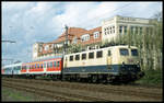 141271 erreicht hier am 29.4.2001 um 13.05 Uhr mit dem RB 12683 aus Osnabrück den Bahnhof Melle.