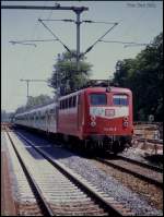 141414 schiebt am 24.5.1989 um 14.15 Uhr den N 5453 aus dem Bahnhof Buxtehude in Richtung Hamburg.