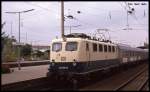 141176 vor E 3383 auf Gleis 4 des HBF Heidelberg am 11.8.1989 um 13.50 Uhr.