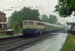 141 166 mit E 3916 (Celle–Bielefeld Hbf) am 27.07.1993 in Kirchhorsten