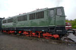 Die Elektrolokomotive 242 001-6 an einem verregneten 1. Mai 2017 im Eisenbahnmuseum Bochum.