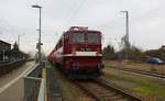 DGS 95594 mit Zuglok 142 145 EBS am 27.01.2020 auf Gleis 3 in Anklam. Als 2 Zuglok kam später im Dunkeln noch 155 007 hinzu.