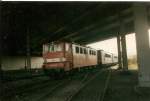 Unterhalb der Stadtautobahnbrcke stande 142 123 im Juli 1997 im Bw Berlin Pankow.