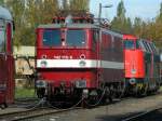 142 110 am 19. Oktober 2013 zu Gast beim Saisonabschlufest im Museums-BW Leipzig-Plagwitz. Dahinter steht 228 757 der Erfurter Bahnservice GmbH. 