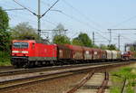 Am 18.05.2017 kam die 143 859-7 von der DB Cargo Deutschland AG , aus Richtung Magdeburg nach Niederndodeleben und fuhr weiter in Richtung Braunschweig .