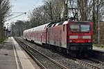 Von Rommerskirchen kommend ist der RB27 gerade bei der Einfahrt in Stommeln zusehen am Samstag den 7.4.2018.
