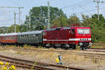 RÜGEN EXPRESS mit der Lok 243 931 von Cottbus Hbf in Bergen auf Rügen abgestellt.